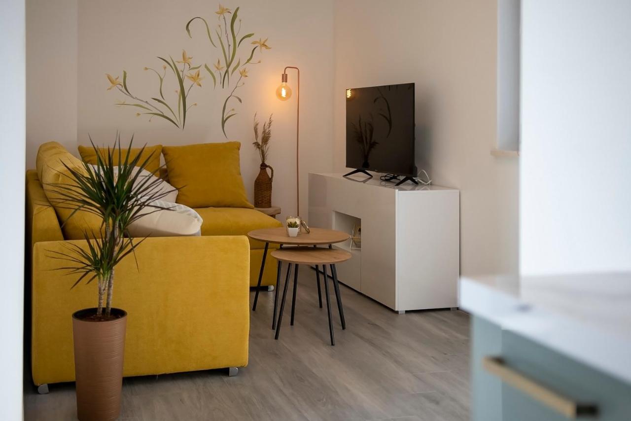 שיבניק Apartments Suzy מראה חיצוני תמונה