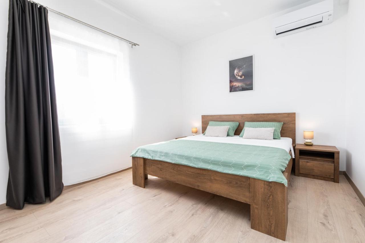 שיבניק Apartments Suzy מראה חיצוני תמונה